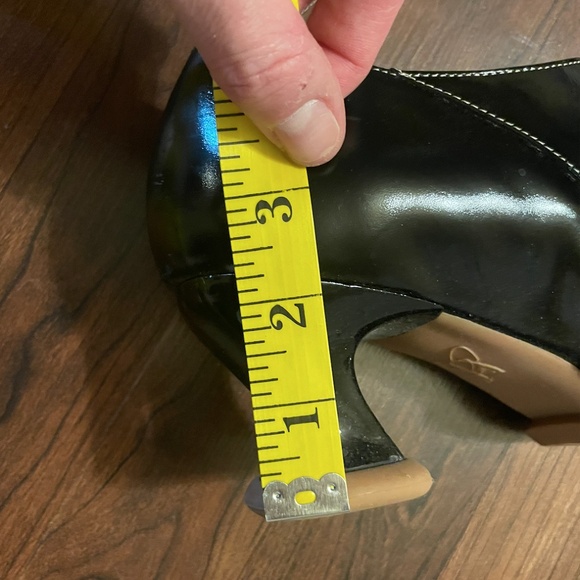 Elegant Black, Patent Leather Fluevog Heels - Picture 16 of 16